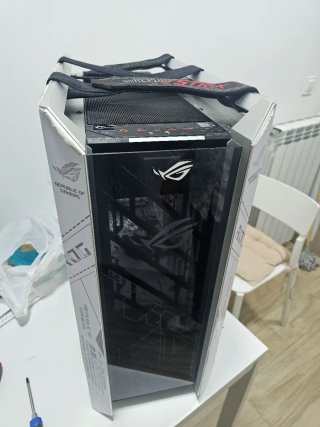 Torre ASUS ROG Strix Helios White Edition