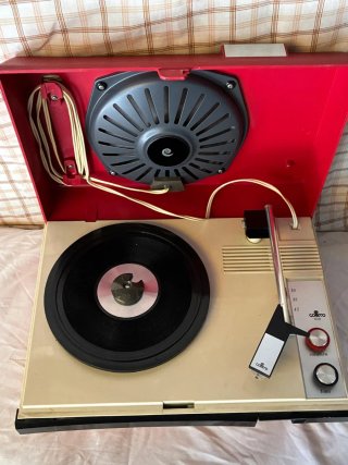 Tocadiscos Vintage Cosmo 650