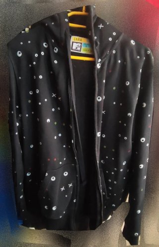Sudadera Zara Negra con Estampado Talla L
