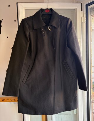 Gabardina negra Zara