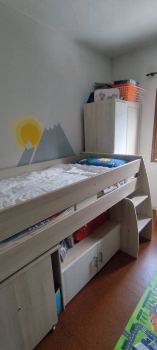 Cama Infantil y Armario
