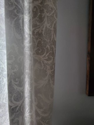 Cortinas con Estampado Floral Beige color gris.