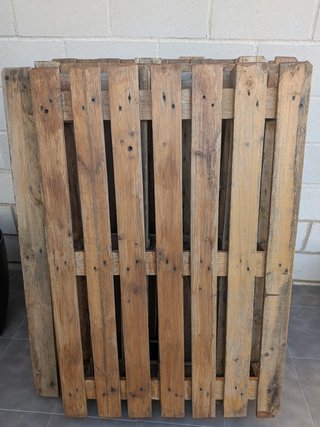 Palets de Madera Lijados y Barnizados