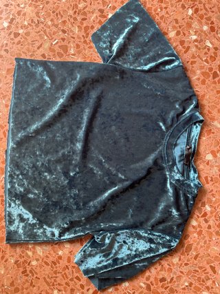 Camiseta de terciopelo azul