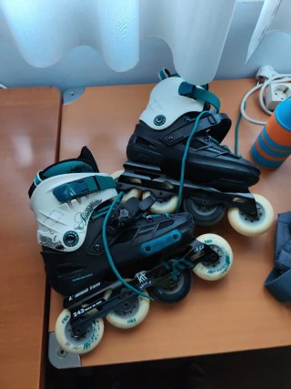 Patines, conos,bolso de transporte y protecciones