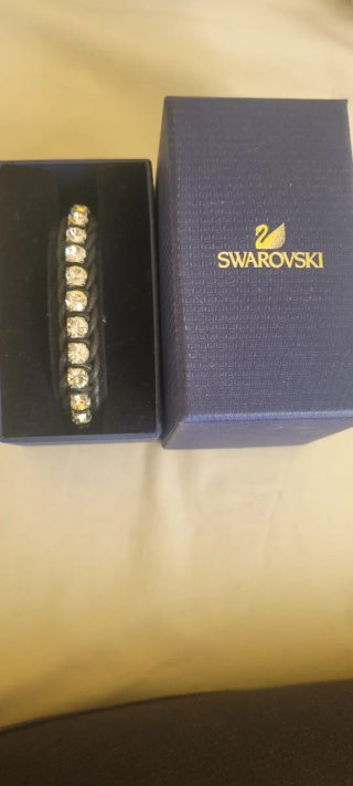 Pulsera Brazalete Swarovski Apenas 2 usos.