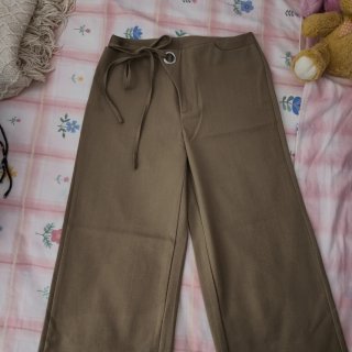 Set Pantalones Marrones y negro con lazo