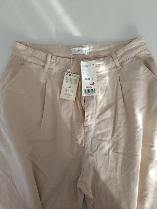 Pantalones Beige Mango Talla 42.