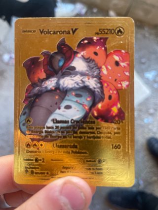 Carta Pokémon Volcarona V Dorada
