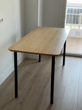 Mesa IKEA HILVER con patas negras ADILS escritorio