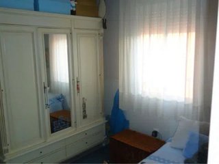 Armario Blanco de 3 Puertas desmontado.