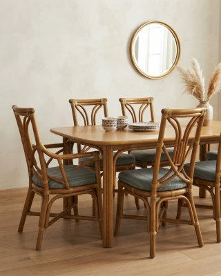 Conjunto mesa y sillas comedor de madera y mimbre