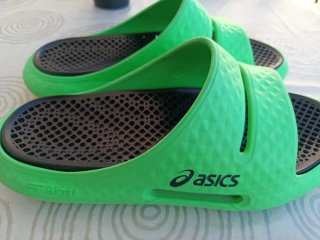 Chanclas Asics Verde y Negro