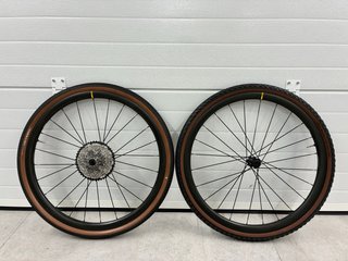 Mavic Ksyrium Pro Carbon UST neumáticos gravel.