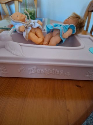 Bañera Barriguitas con 2 Muñecas