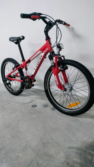Bicicleta Infantil Trek Roja
