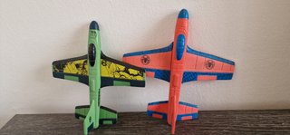Set de 2 Aviones de Superhéroes Marvel