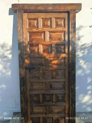 Puerta Antigua de Madera Maciza