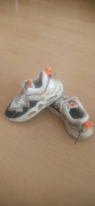 Bambas Deportivas Blancas y Naranjas