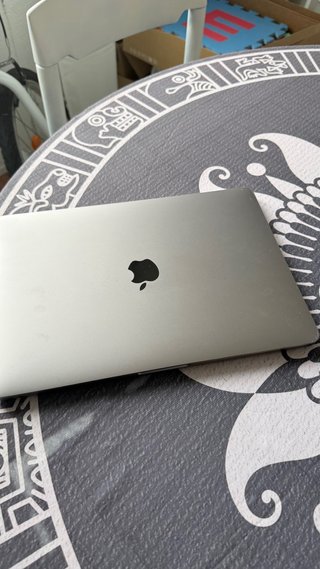 MacBook Pro Apple