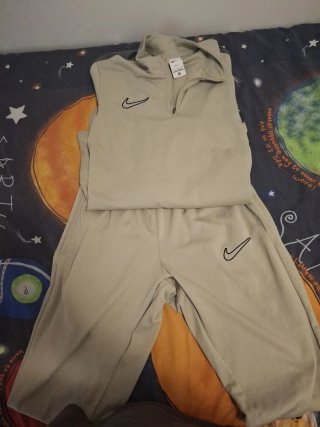 Conjunto Nike Beige