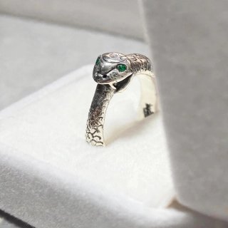 Anillo Uroboro de Plata 925 y Esmeraldas