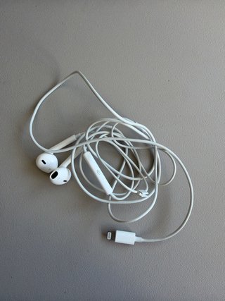 Auriculares Apple con conector Lightning