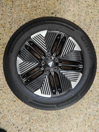 Llantas con neumáticos 225/60 R18