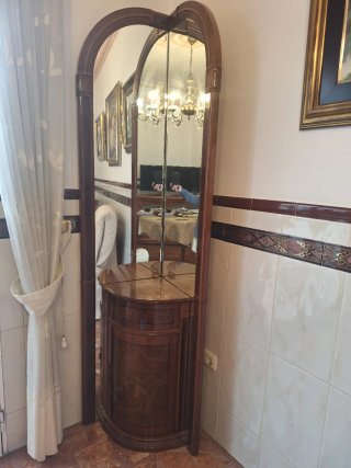 Mueble Esquinero con Espejo