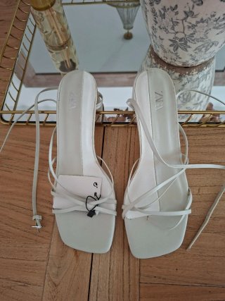 Sandalias Zara Blancas