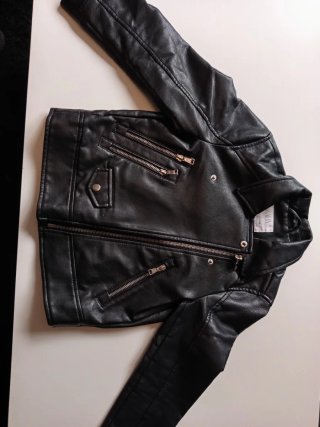 Cazadora Negra Estilo Biker Zara