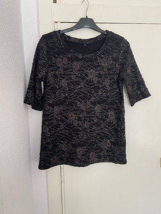 Blusa negra con textura