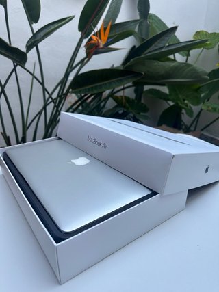 MacBook Air con caja original