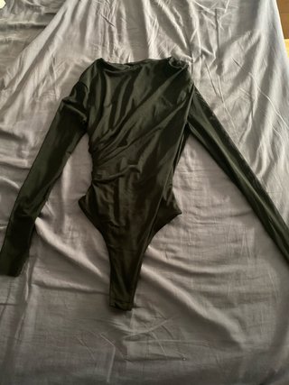 Body negro de manga larga