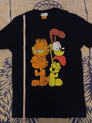 Camiseta Garfield Bershka Negra Talla M