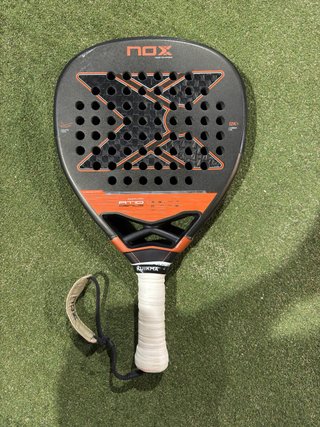 Pala de Pádel Nox AT10 Genius 12K 2025