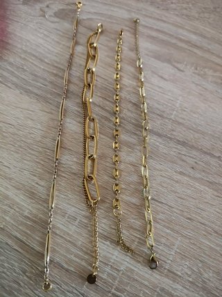 Set de 4 Pulseras Doradas
