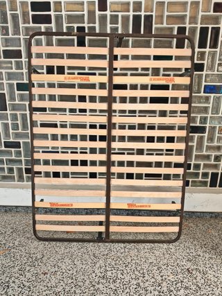 Base de cama de 135 cm Se vende urgente