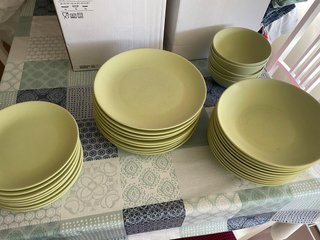Vajilla IKEA Verde