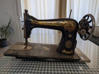 Máquina de coser antigua