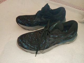 Zapatillas Asics Negras y Azules