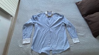 Camisa de hombre azul y blanca