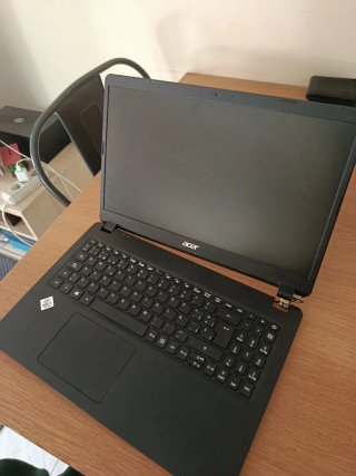 Portátil Acer Aspire 3 i7 (Para piezas)