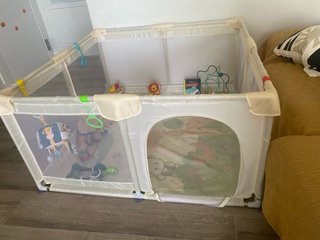 Parque Infantil + juguetes 120X120cm