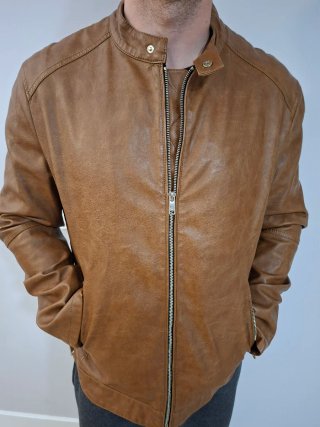 Chaqueta Marrón con Cremallera