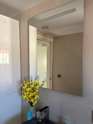 Espejo de baño con luz integrada