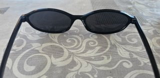 Gafas de sol ovaladas negras