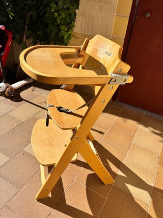 Trona de madera para bebé