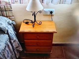 Armario.Comoda.Mesita de Noche de Madera Pino Colo