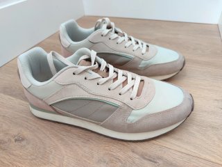 Zapatillas Zara turquesa y Beige